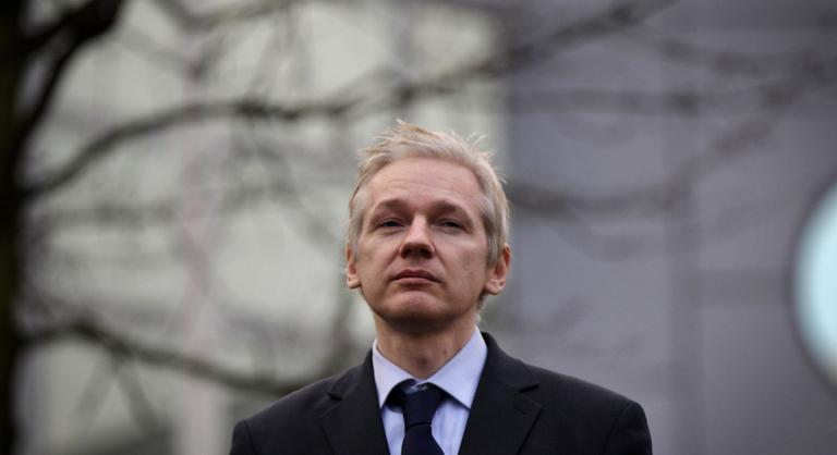 Megvonták az állampolgárságot Assange-tól