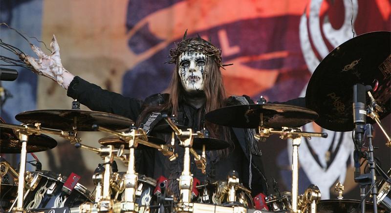 46 évesen elhunyt Joey Jordison, a Slipknot egykori dobosa