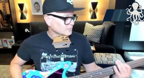 Először fogott hangszert a kezébe a Blink-182 zenésze, amióta rákkal diagnosztizálták