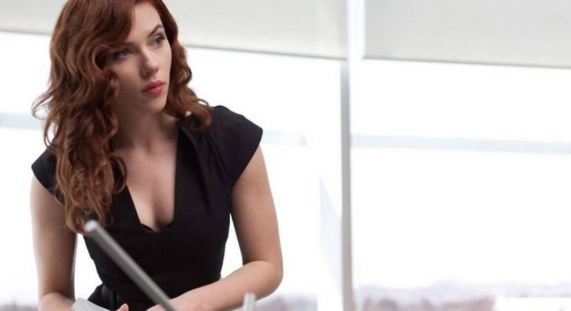 Összeollózott, plagizált Scarlett Johansson-interjút adott le a Nők Lapja újságírója