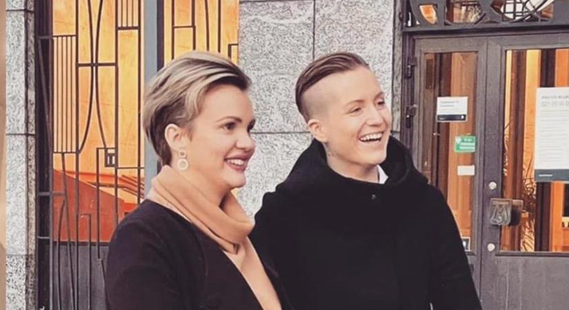 Egymás gyermekét hordaná ki a svéd leszbikus pár