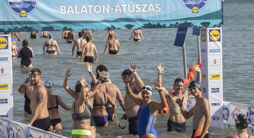 Szabadidősport: elhalasztották a szombati Lidl Balaton-átúszást