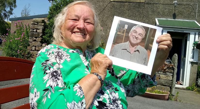 Kényszerítették, hogy örökbe adja a kisfiát, 66 évvel később találta meg őt az angol nő