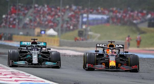 Elutasították a Red Bull kérelmét, a Mercedes keményen odaszúrt