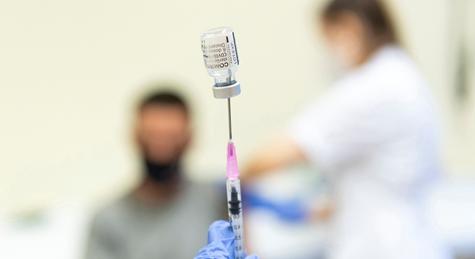 Iránban is gyártják majd a kubai koronavírus elleni vakcinát