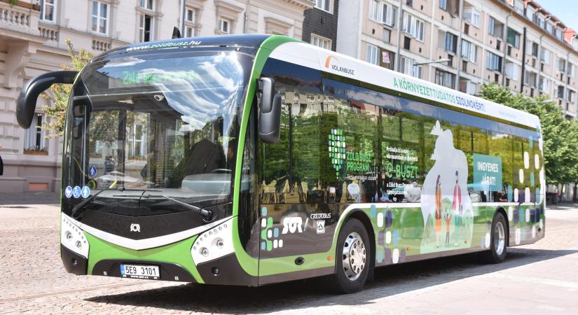 Tíz új elektromos autóbusz áll forgalomba Szolnokon
