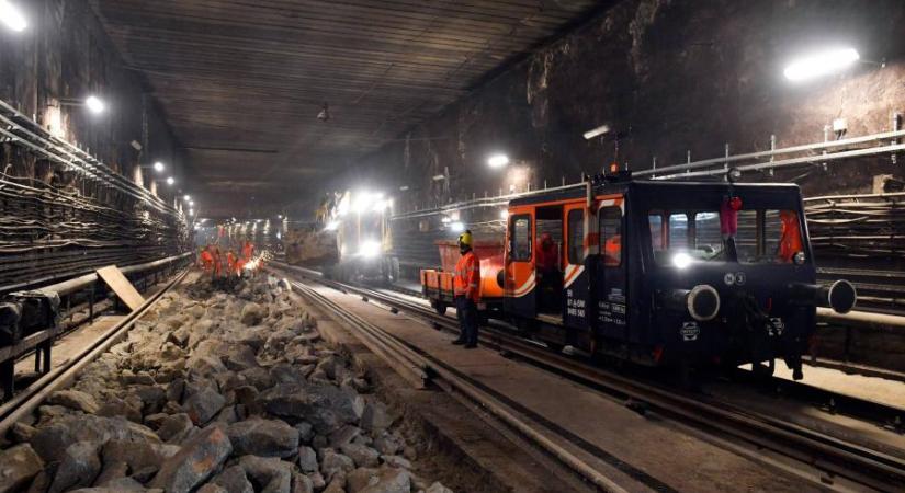 Halál az alagútban: szerelőkocsi sodort el egy munkást a Corvin-negyed és a Kálvin tér között