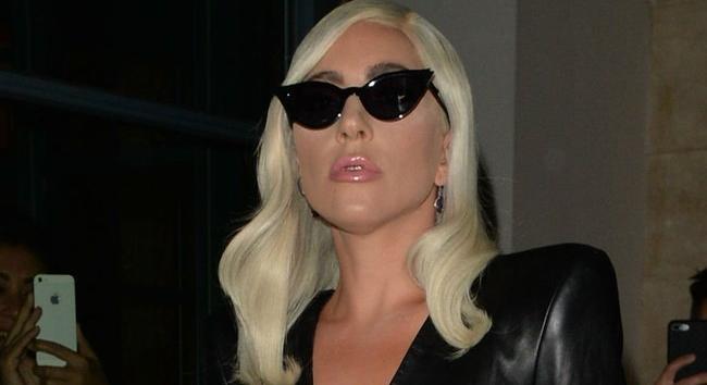 Most megnézheti Lady Gaga teljes átváltozását a „Fekete özveggyé” – videó