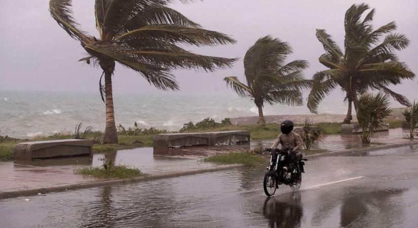 Trópusi vihar csapott le Kubára, százezernél is többen hagyták el otthonaikat