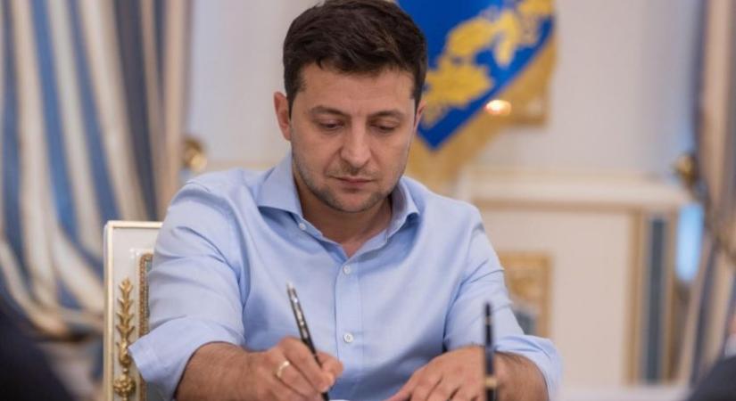 Zelenszkij négy ukrajnai nagykövetet nevezett ki