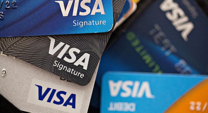 A Visa is bekeményíthet az oltatlanokkal szemben