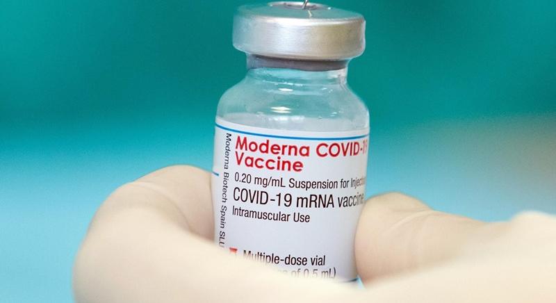 Az EMA két amerikai telephely számára engedélyezte a Moderna vakcinájának európai piacra való gyártását