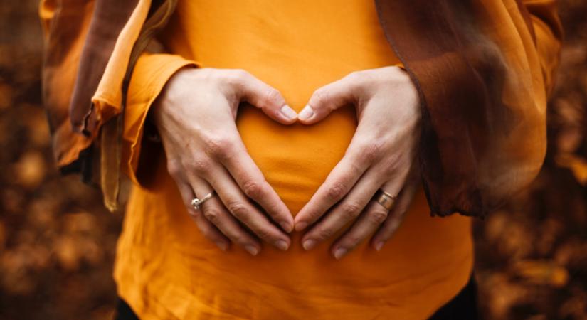 Egyre kevesebb nő adja szülésre a fejét 30 éves kor alatt Magyarországon