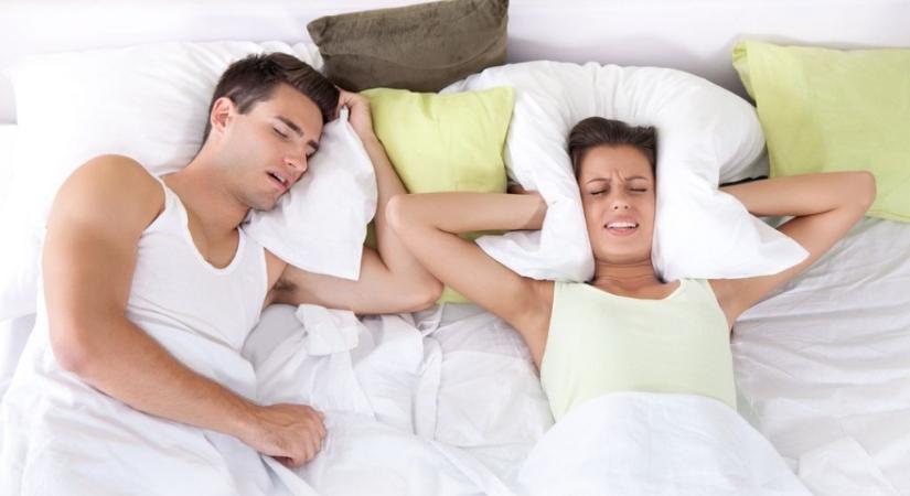 Boldogabbak a párok, akik külön szobában alszanak?