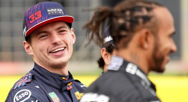 „ A Mercedes meghosszabbította Hamilton szerződését, mert Verstappen nemet mondott”