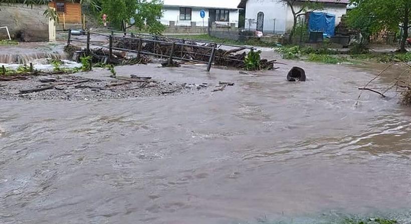 A kormányfő anyagi segítséget ígért az áradás sújtotta Bélapataka községnek