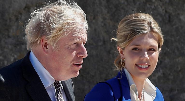 Szivárványgyermekkel terhes Boris Johnson felesége