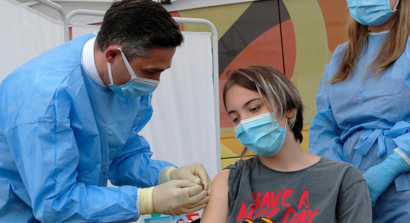 Romániában meghaladta az ötmilliót a beoltottak száma