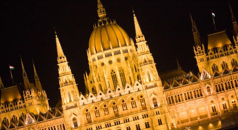 Nincs veszélyben Budapest világörökségi státusza