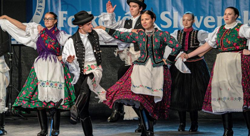 Zenével és tánccal éltették a hazai szlovákság néphagyományait Nógrád megyében (fotók)