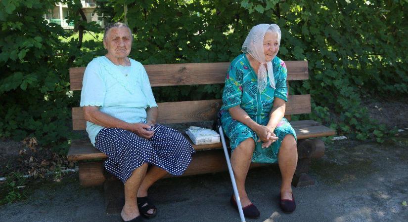 Ukrajnában a nők akár 50 évesen is nyugdíjba vonulhatnak és augusztus végén újabb lezárást vezethetnek be: augusztus 3-i hírösszefoglaló