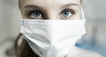 Koronavírus: beoltott kórházi dolgozók fertõzõdtek meg