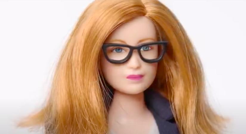 Barbie babát mintáztak az AstraZeneca vakcinát kifejlesztő Dame Sarah Gilbertről