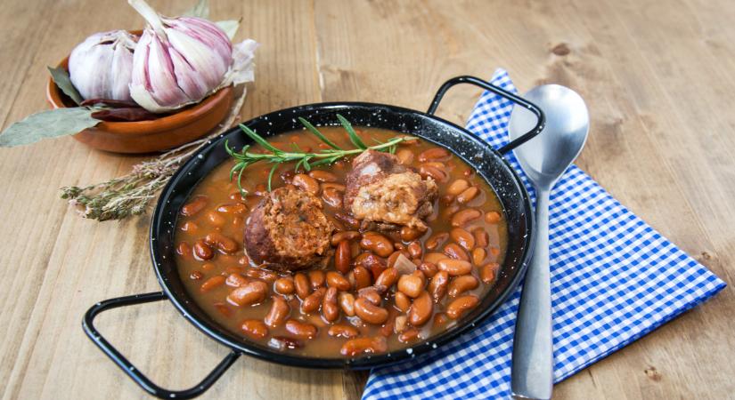 Egyszerű babfőzelék recept: Fejtett babfőzelék, tejfölös babfőzelék, illetve babfőzelék konzervből