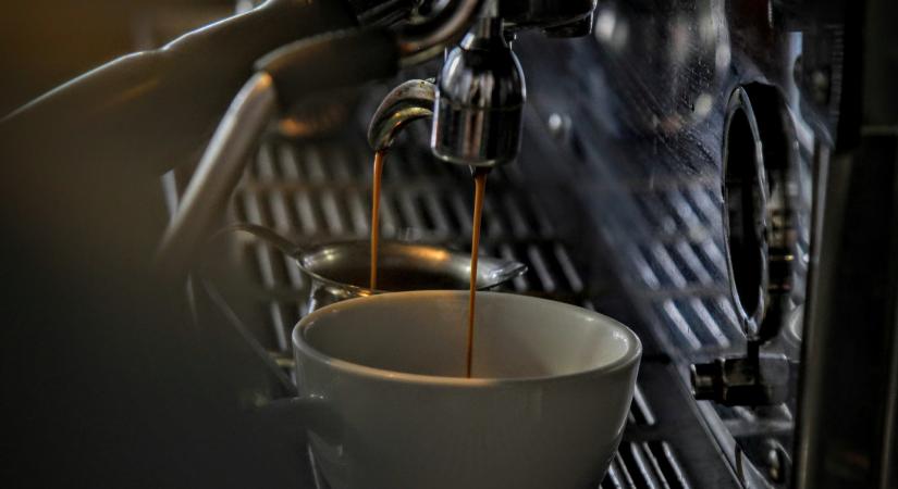 A kávé jót tesz, az alkohol azonban növeli a rák kialakulásának kockázatát