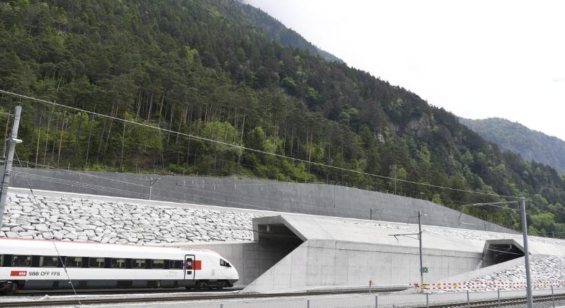 A világ leghosszabb vasúti alagútját építik