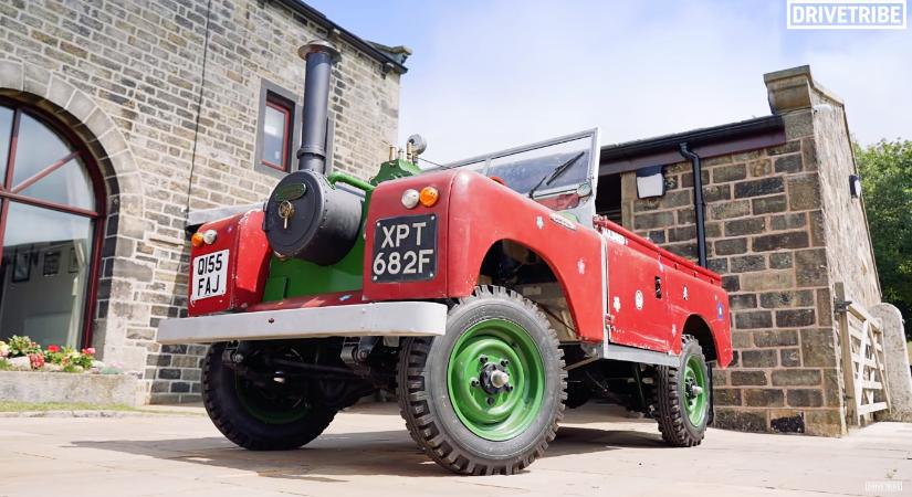 Egy brit nyugdíjas gőzhajtásúvá alakította az öreg Land Roverét