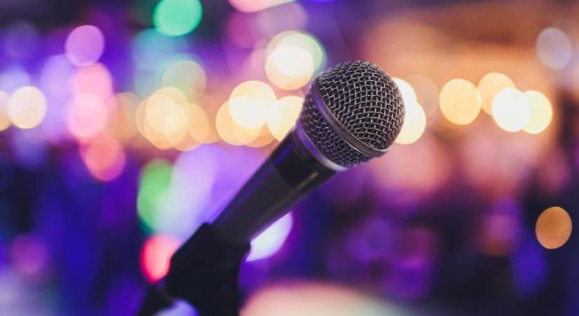 Kína már a karaoke-dalokban is veszélyt lát