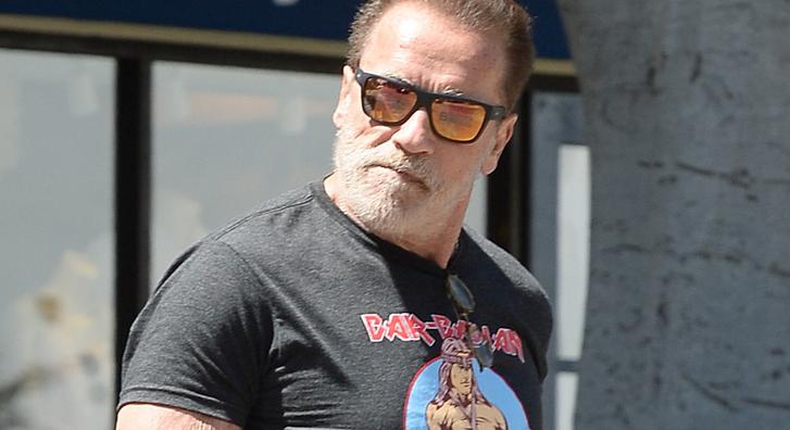 Arnold Schwarzenegger szerint az egy idióta, aki nem oltatja be magát és nem visel maszkot sem
