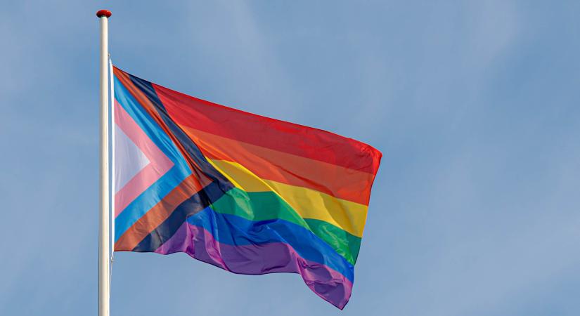 Elege lett egy oregoni iskolai tanácsnak: megtiltotta az LMBTQ és a BLM-zászlók használatát