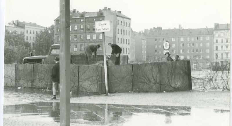 Hatvan éve építették a berlini falat - egy nap alatt vágták ketté a várost