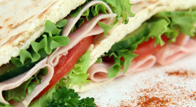 Időspórolás okosan: így készíts egyszerre 12 szendvicset