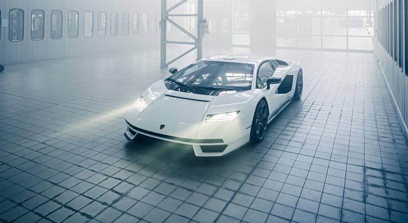 Azannya! 800 lóerős szupersportautó az új Lamborghini Countach