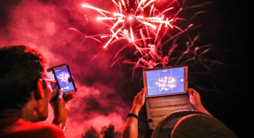 Olvasóink szívesebben nézik a tévéből a tűzijátékot