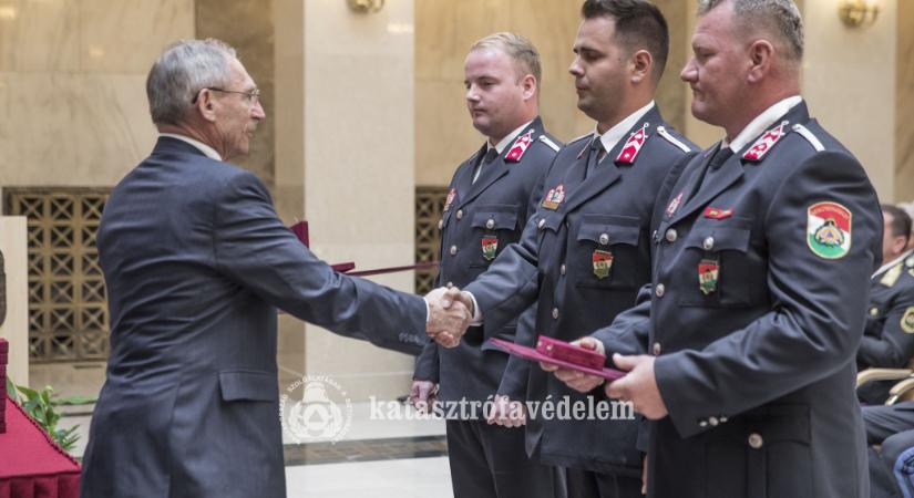 Zalai tűzoltókat is kitüntettek augusztus 20-a alkalmából