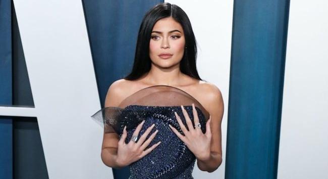 Barátai kotyogták ki: Kylie Jenner ismét terhes