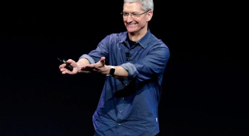 750 millió dolláros jutalmat kapott az Apple élén jubiláló Tim Cook