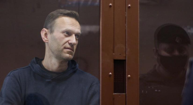 “Pszichológiai erőszak”: Navalnij azt mondja, hogy napi nyolc órán át kénytelen nézni az állami tévét