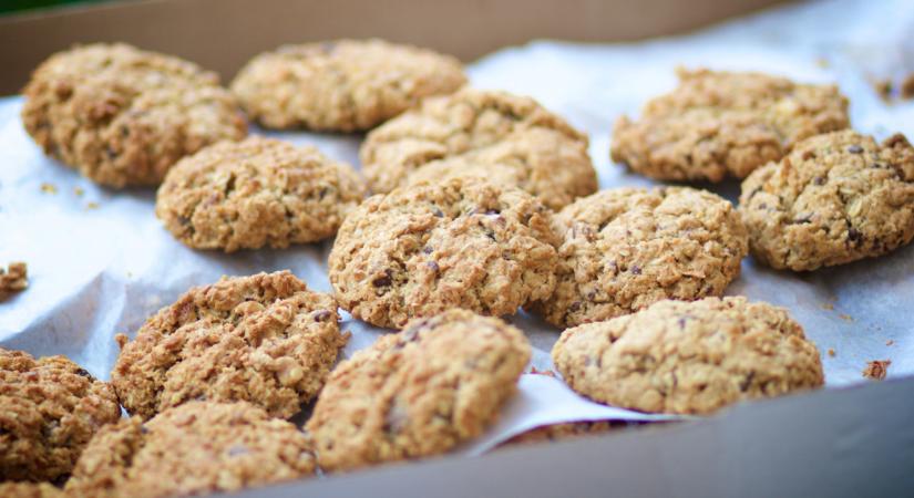 Egyszerű zabpehely recept, avagy gluténmentes zabpehely keksz: Mennyi a zabpehely kalória tartalma?