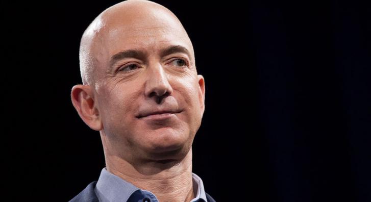 Jeff Bezos rakétamodellje úgy néz ki, mint egy szexjáték