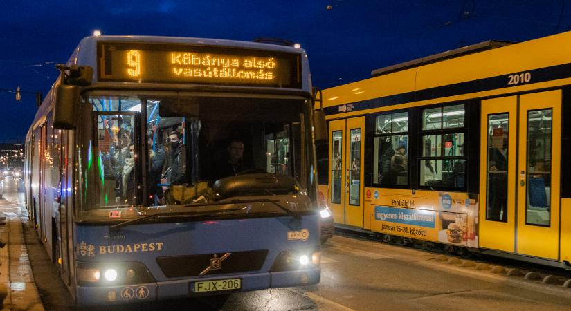 Holnaptól utazhatnak ingyenesen a 14 aluliak a budapesti közösségi közlekedésben, de ez nem érvényes az agglomerációra
