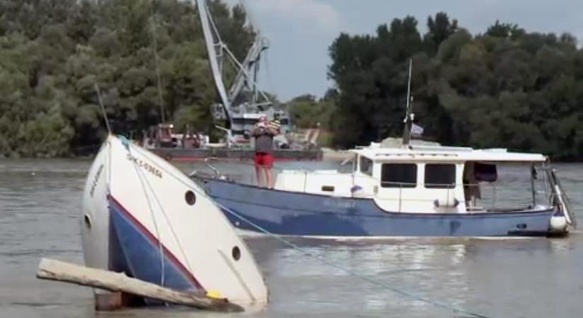 Léket kapott és elsüllyedt egy yacht a Dunán