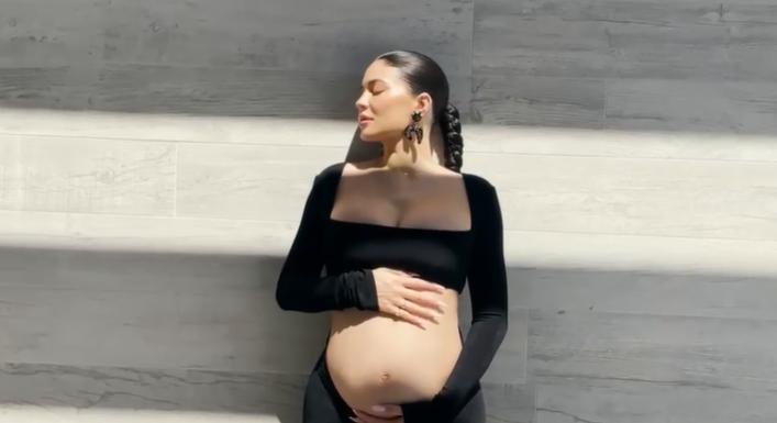 Most már hivatalos: Második gyermekével várandós Kylie Jenner