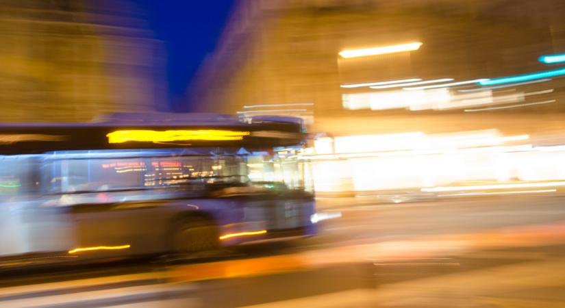 Fontos buszjárat menetrendje változik Budapesten: gyakrabban és tovább is fog járni