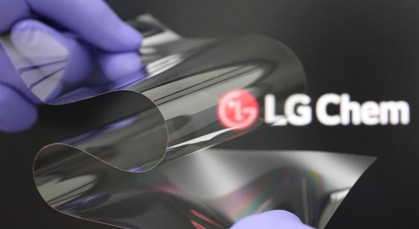 Az LG új hajlítható kijelzője üveg keménységű és gyűrődésmentes
