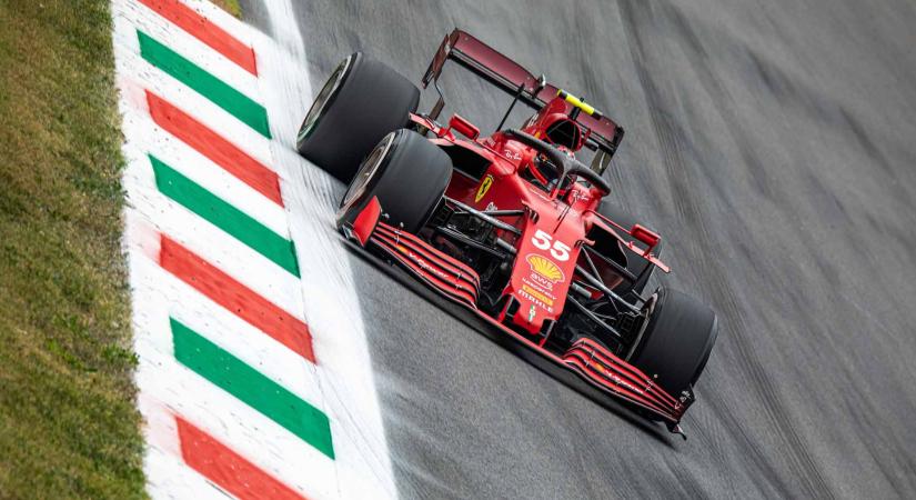 Videó: Így csapta falnak Ferrariját Carlos Sainz